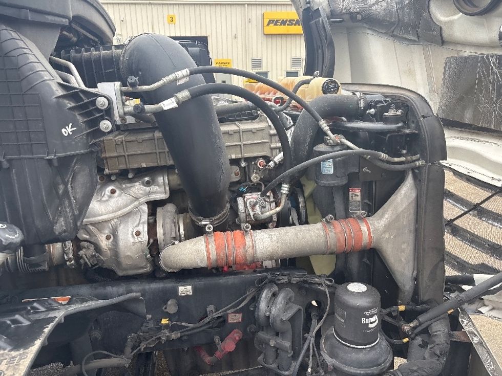 Day Cab Tractor-Heavy Duty Tractors-Freightliner-2019-T12642ST-Hammond-LA-408,546\n\t\tmiles-$ 31,250 - Image 12