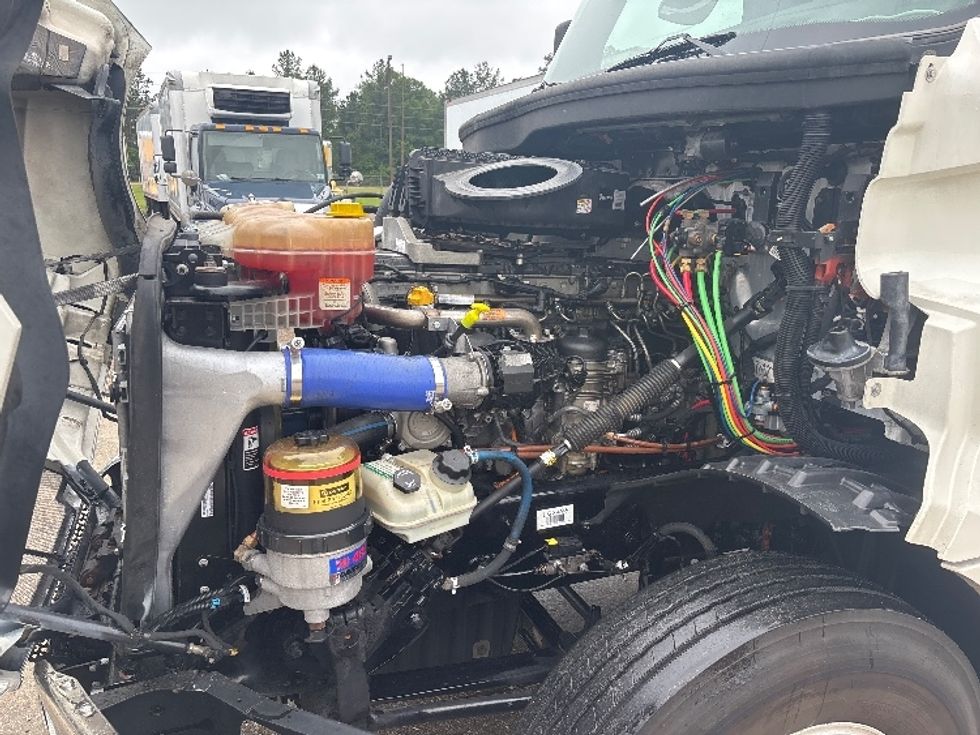Day Cab Tractor-Heavy Duty Tractors-Freightliner-2019-T12642ST-Hammond-LA-408,546\n\t\tmiles-$ 31,250 - Image 16