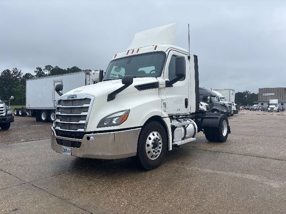 Day Cab Tractor-Heavy Duty Tractors-Freightliner-2019-T12642ST-Hammond-LA-408,546\n\t\tmiles-$ 31,250 - Image 3