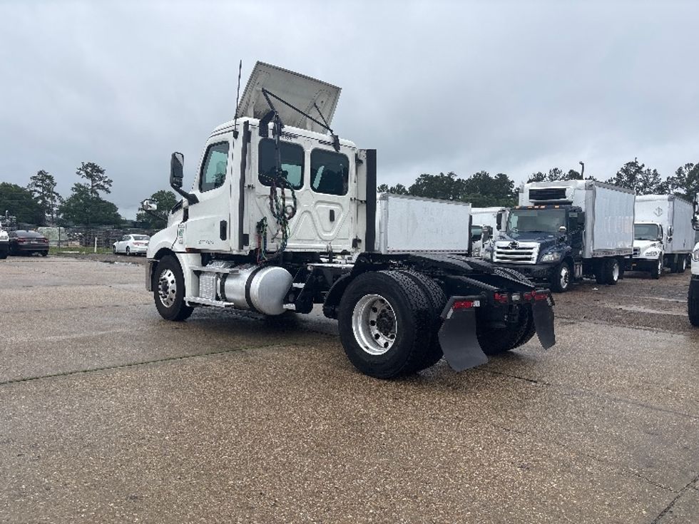 Day Cab Tractor-Heavy Duty Tractors-Freightliner-2019-T12642ST-Hammond-LA-408,546\n\t\tmiles-$ 31,250 - Image 5