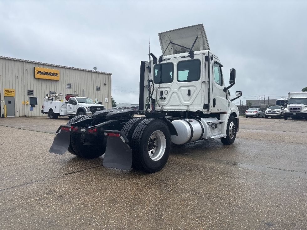 Day Cab Tractor-Heavy Duty Tractors-Freightliner-2019-T12642ST-Hammond-LA-408,546\n\t\tmiles-$ 31,250 - Image 7