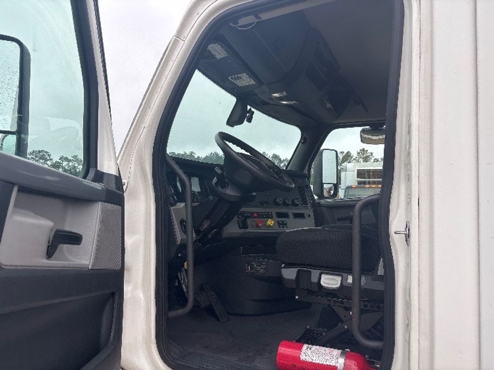 Day Cab Tractor-Heavy Duty Tractors-Freightliner-2019-T12642ST-Hammond-LA-408,546\n\t\tmiles-$ 31,250 - Image 9