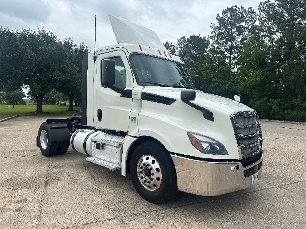 Day Cab Tractor-Heavy Duty Tractors-Freightliner-2019-T12642ST-Hammond-LA-456,630\n\t\tmiles-$ 28,750 - Image 1