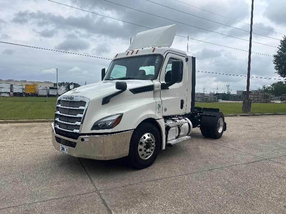 Day Cab Tractor-Heavy Duty Tractors-Freightliner-2019-T12642ST-Hammond-LA-456,630\n\t\tmiles-$ 28,750 - Image 3
