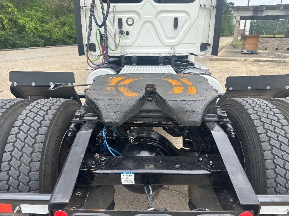 Day Cab Tractor-Heavy Duty Tractors-Freightliner-2019-T12642ST-Hammond-LA-456,630\n\t\tmiles-$ 28,750 - Image 6