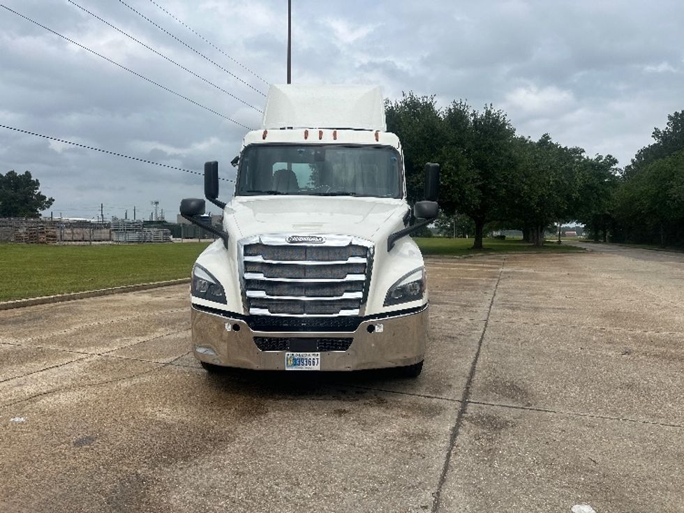 Day Cab Tractor-Heavy Duty Tractors-Freightliner-2019-T12642ST-Hammond-LA-536,493\n\t\tmiles-$ 27,750 - Image 1