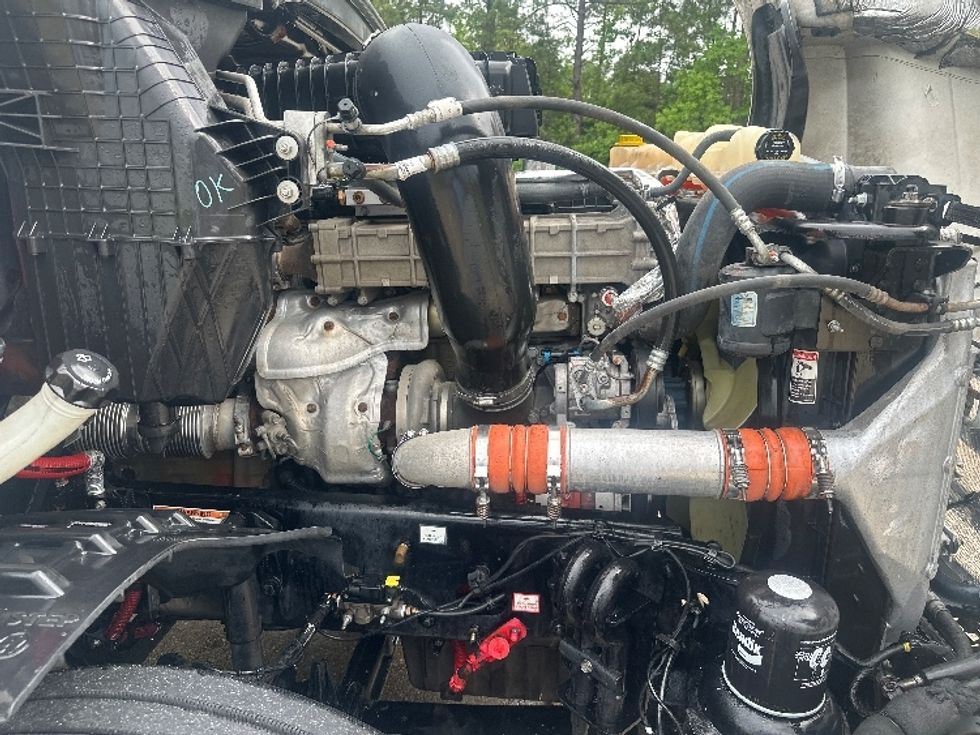 Day Cab Tractor-Heavy Duty Tractors-Freightliner-2019-T12642ST-Hammond-LA-536,493\n\t\tmiles-$ 27,750 - Image 14