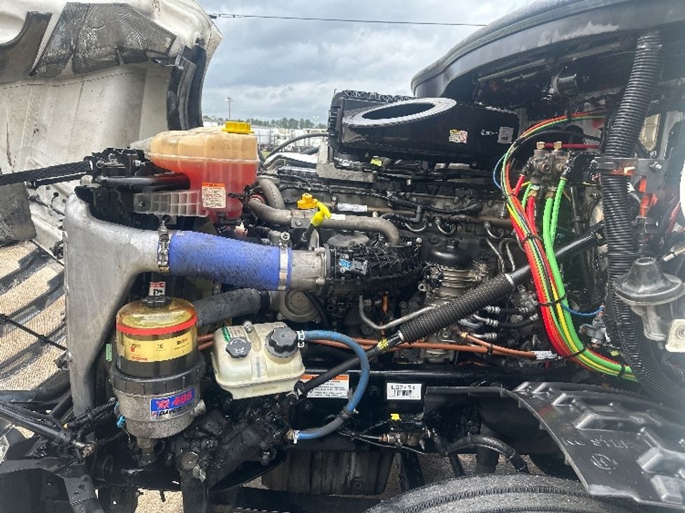 Day Cab Tractor-Heavy Duty Tractors-Freightliner-2019-T12642ST-Hammond-LA-536,493\n\t\tmiles-$ 27,750 - Image 15