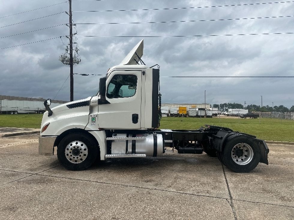 Day Cab Tractor-Heavy Duty Tractors-Freightliner-2019-T12642ST-Hammond-LA-536,493\n\t\tmiles-$ 27,750 - Image 3