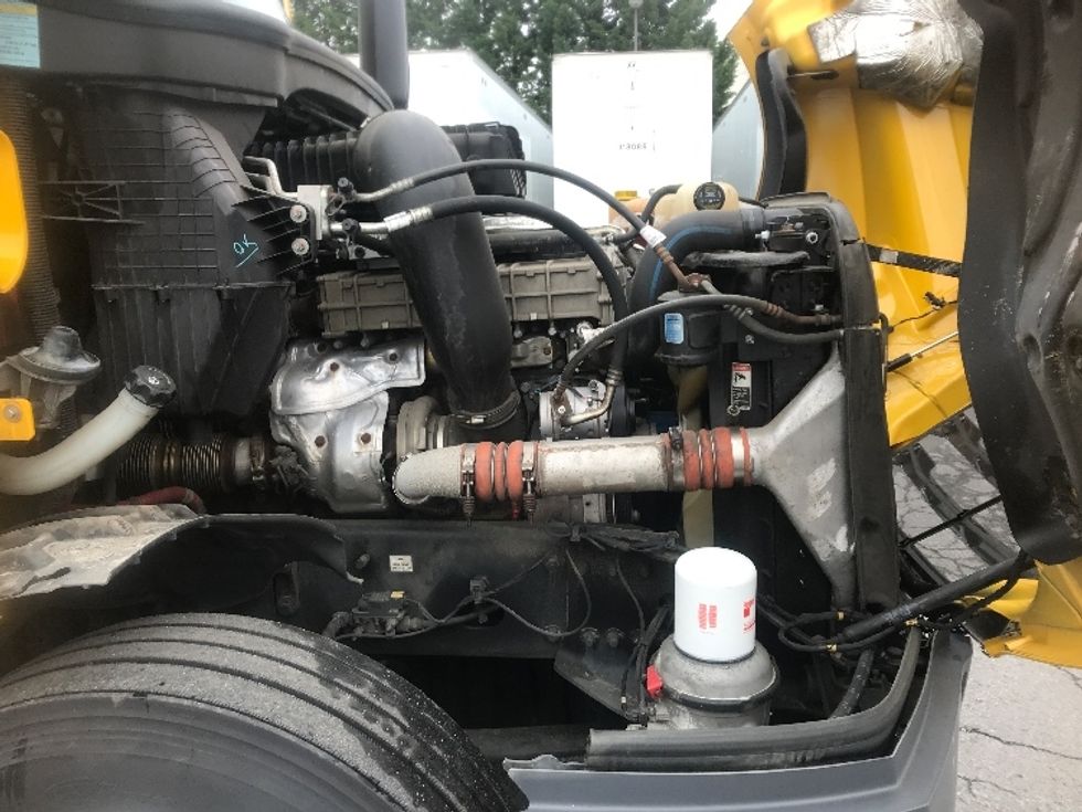 Day Cab Tractor-Heavy Duty Tractors-Freightliner-2019-T12642ST-Harrisburg-PA-462,056\n\t\tmiles-$ 28,250 - Image 15