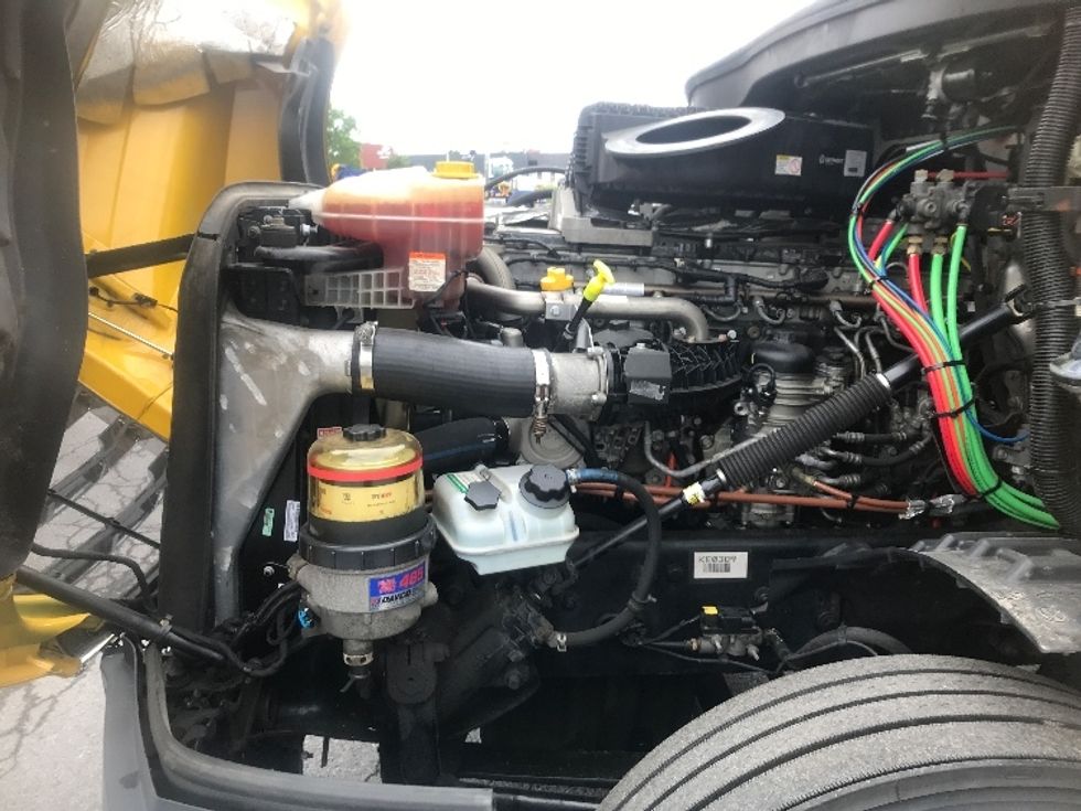 Day Cab Tractor-Heavy Duty Tractors-Freightliner-2019-T12642ST-Harrisburg-PA-462,056\n\t\tmiles-$ 28,250 - Image 16