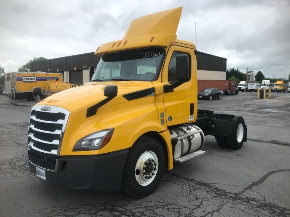 Day Cab Tractor-Heavy Duty Tractors-Freightliner-2019-T12642ST-Harrisburg-PA-462,056\n\t\tmiles-$ 28,250 - Image 3