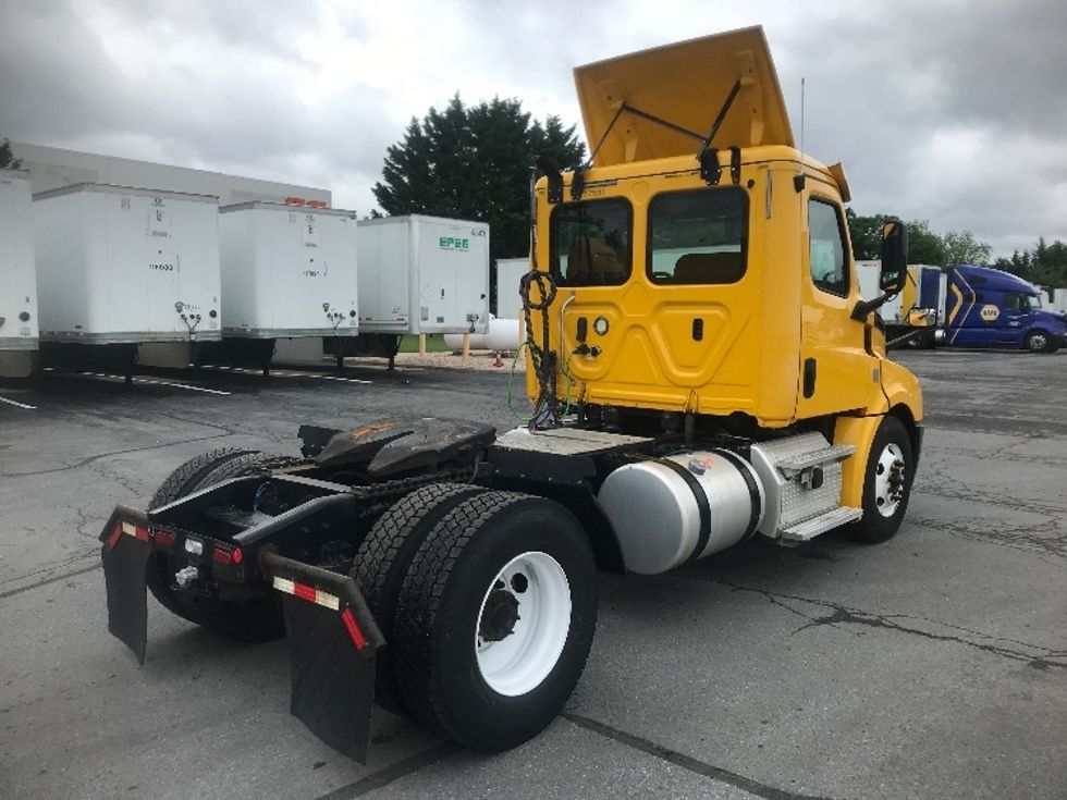 Day Cab Tractor-Heavy Duty Tractors-Freightliner-2019-T12642ST-Harrisburg-PA-462,056\n\t\tmiles-$ 28,250 - Image 7