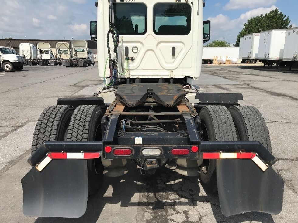 Day Cab Tractor-Heavy Duty Tractors-Freightliner-2019-T12642ST-Harrisburg-PA-465,986\n\t\tmiles-$ 32,000 - Image 6