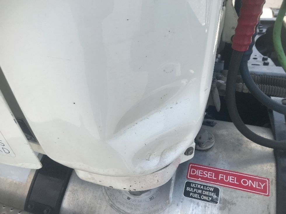 Day Cab Tractor-Heavy Duty Tractors-Freightliner-2019-T12642ST-Harrisburg-PA-528,304\n\t\tmiles-$ 29,250 - Image 17