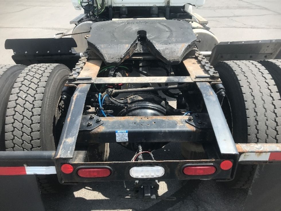 Day Cab Tractor-Heavy Duty Tractors-Freightliner-2019-T12642ST-Harrisburg-PA-528,304\n\t\tmiles-$ 29,250 - Image 6