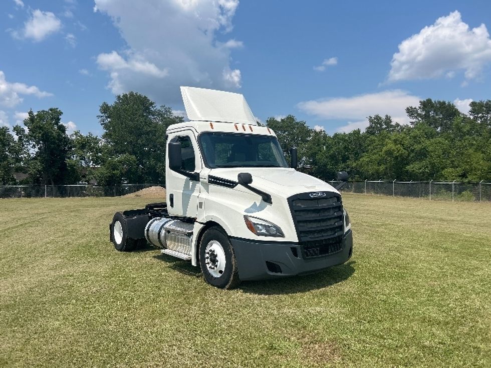 2019 Freightliner T12642ST Day Cab Tractor
