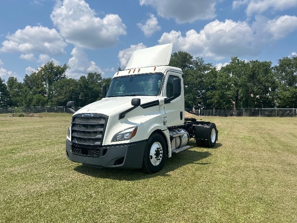 2019 Freightliner T12642ST Day Cab Tractor