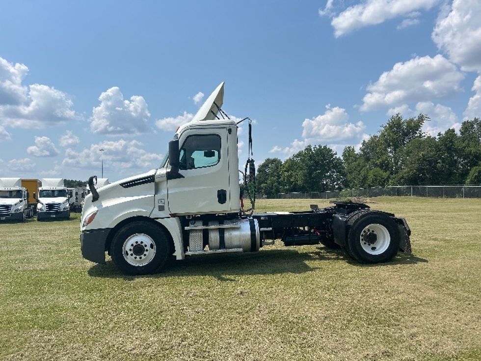 2019 Freightliner T12642ST Day Cab Tractor