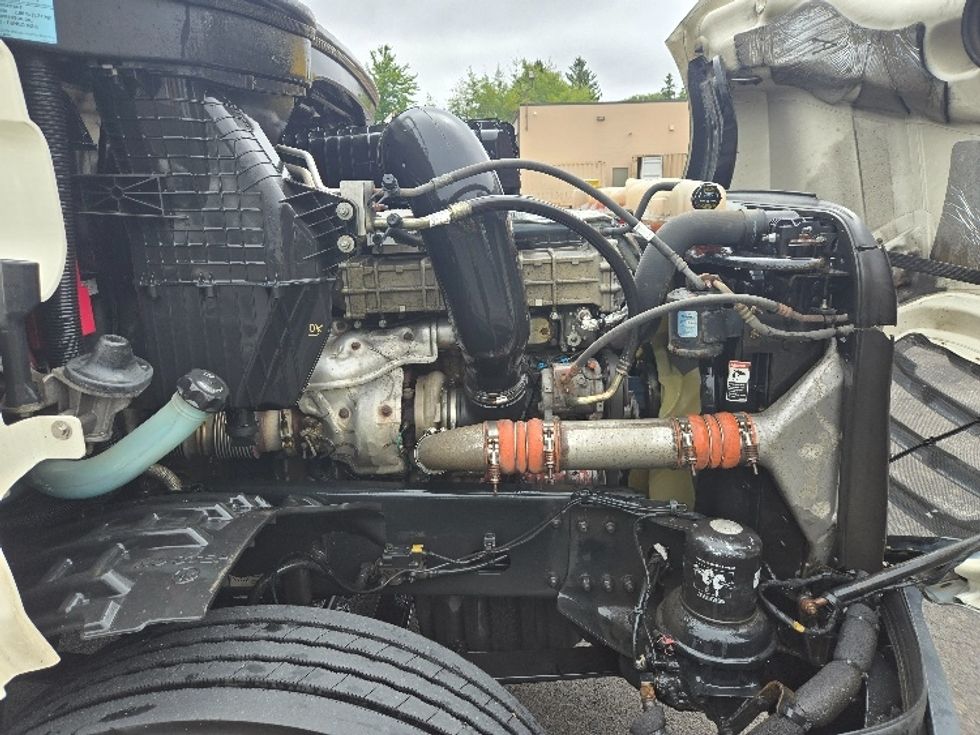 Day Cab Tractor-Heavy Duty Tractors-Freightliner-2019-T12642ST-Hazleton-PA-456,203\n\t\tmiles-$ 32,750 - Image 15