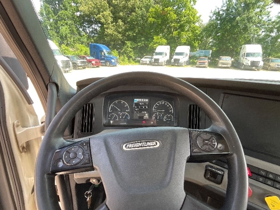 Day Cab Tractor-Heavy Duty Tractors-Freightliner-2019-T12642ST-Houston-MS-526,105\n\t\tmiles-$ 33,000 - Image 11