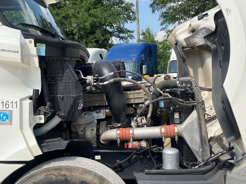 Day Cab Tractor-Heavy Duty Tractors-Freightliner-2019-T12642ST-Houston-MS-526,105\n\t\tmiles-$ 33,000 - Image 15