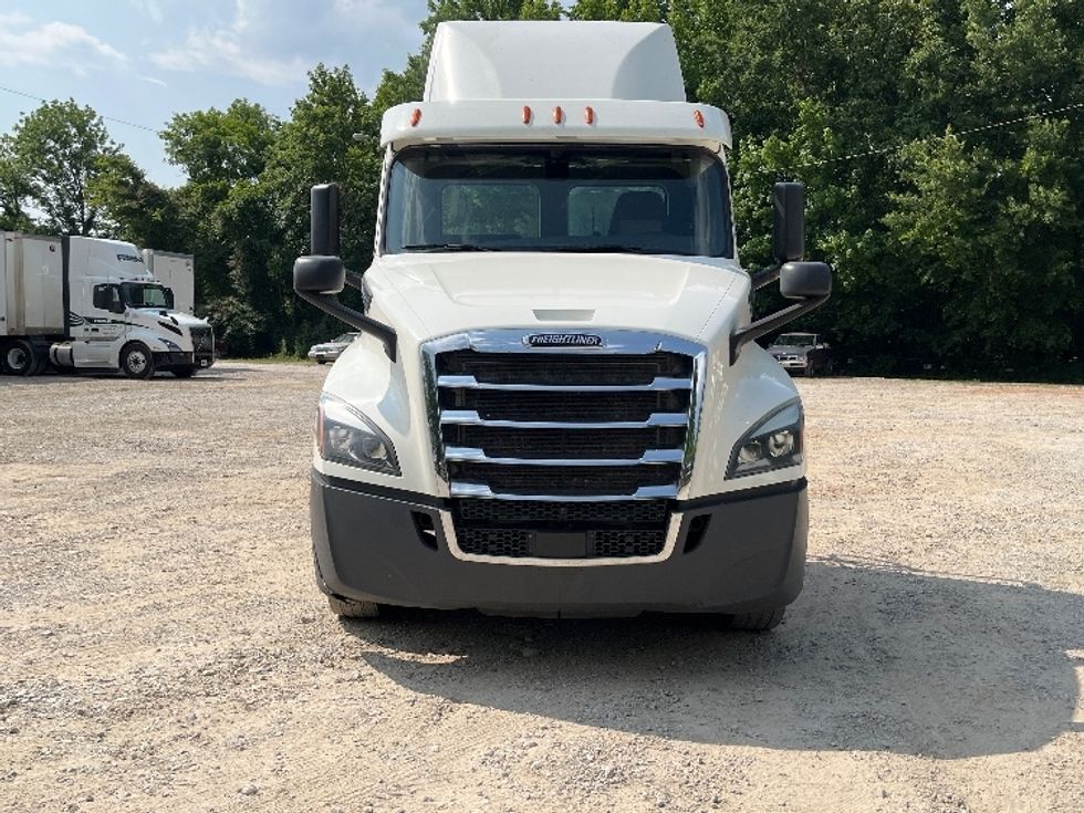 Day Cab Tractor-Heavy Duty Tractors-Freightliner-2019-T12642ST-Houston-MS-526,105\n\t\tmiles-$ 33,000 - Image 2