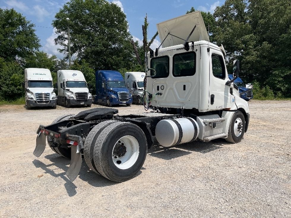 Day Cab Tractor-Heavy Duty Tractors-Freightliner-2019-T12642ST-Houston-MS-538,640\n\t\tmiles-$ 32,000 - Image 7