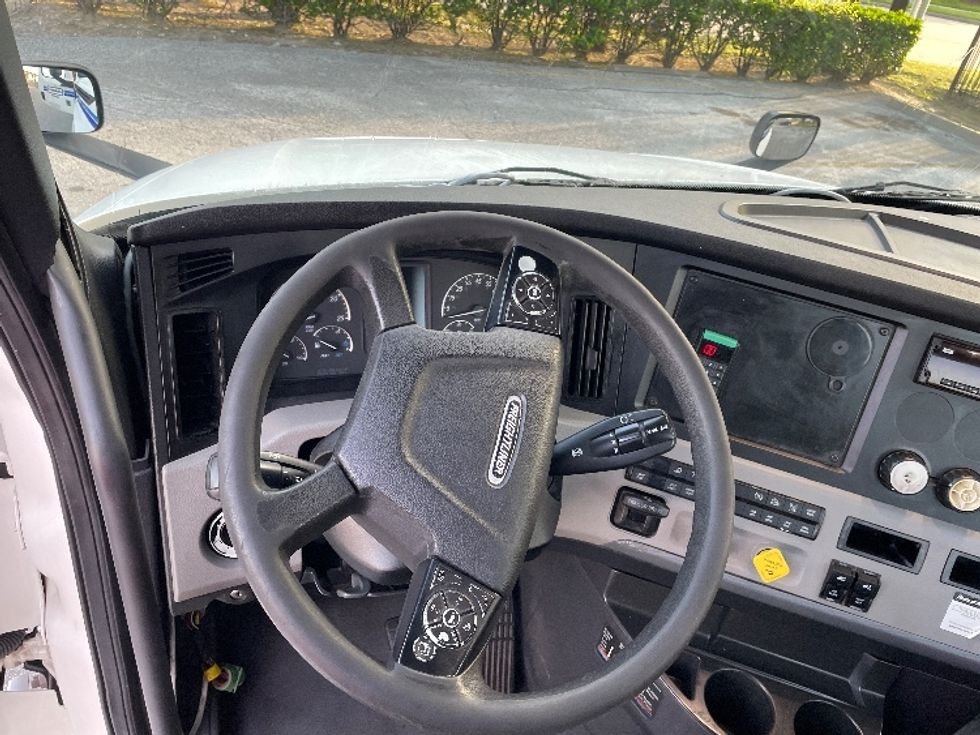 Day Cab Tractor-Heavy Duty Tractors-Freightliner-2019-T12642ST-Houston-TX-206,960\n\t\tmiles-$ 51,000 - Image 11