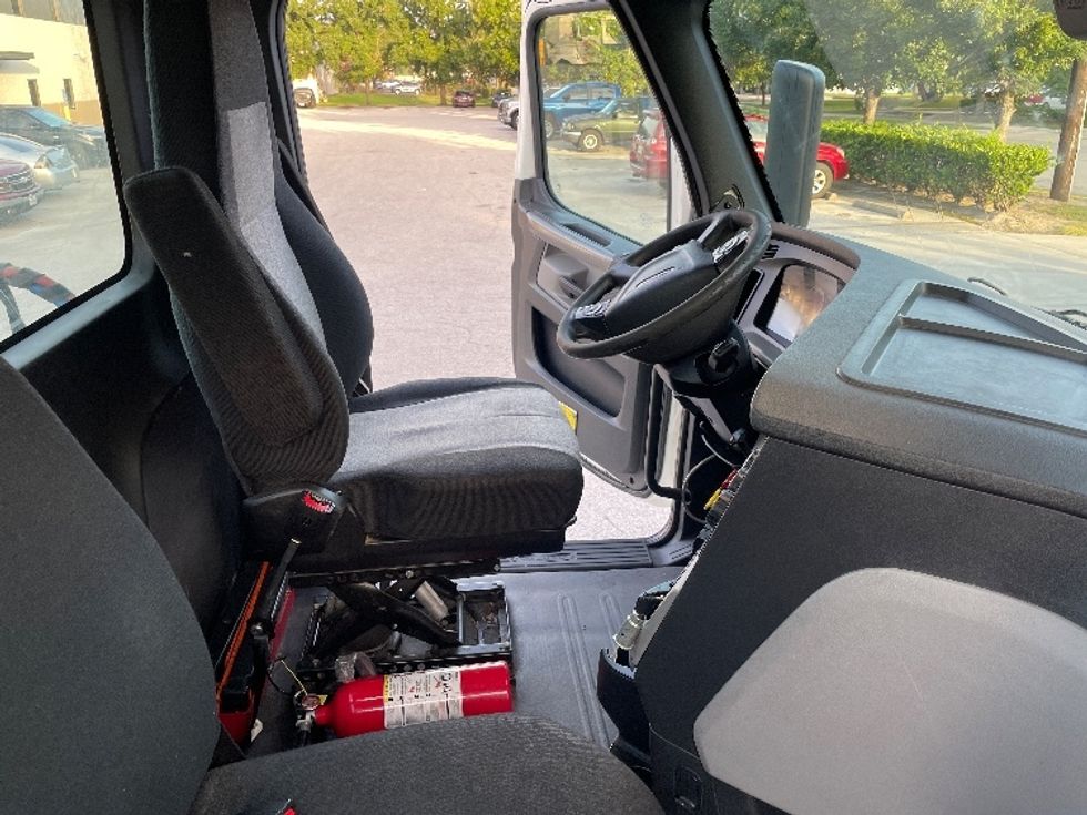 Day Cab Tractor-Heavy Duty Tractors-Freightliner-2019-T12642ST-Houston-TX-206,960\n\t\tmiles-$ 51,000 - Image 14