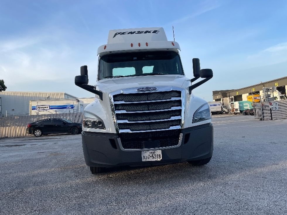 Day Cab Tractor-Heavy Duty Tractors-Freightliner-2019-T12642ST-Houston-TX-206,960\n\t\tmiles-$ 51,000 - Image 2
