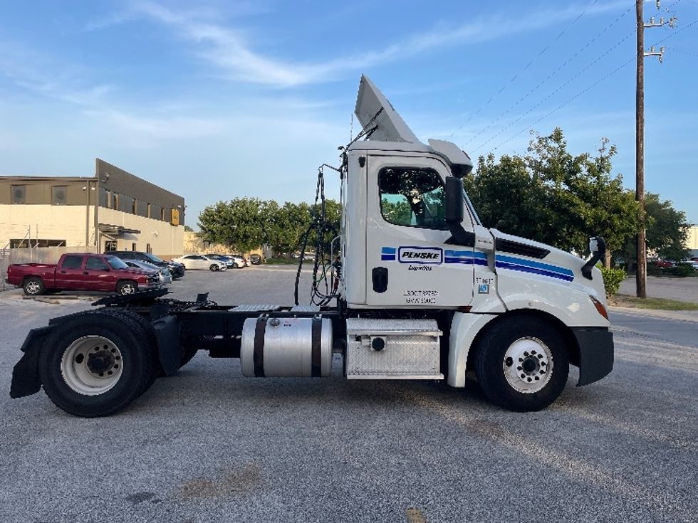 Day Cab Tractor-Heavy Duty Tractors-Freightliner-2019-T12642ST-Houston-TX-206,960\n\t\tmiles-$ 51,000 - Image 8