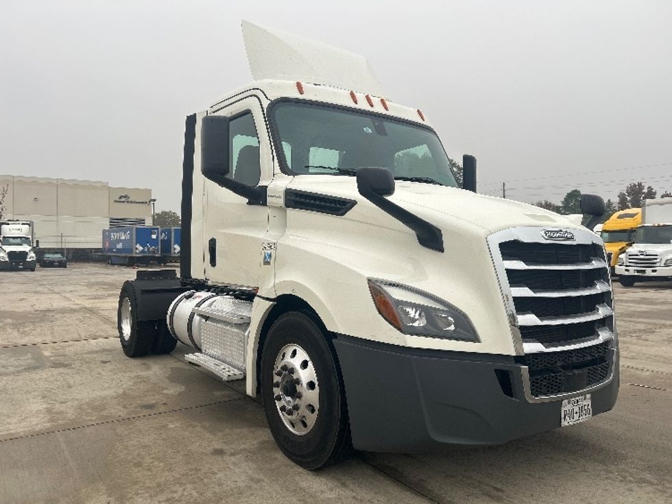 Day Cab Tractor-Heavy Duty Tractors-Freightliner-2019-T12642ST-Houston-TX-250,770\n\t\tmiles-$ 41,250 - Image 1