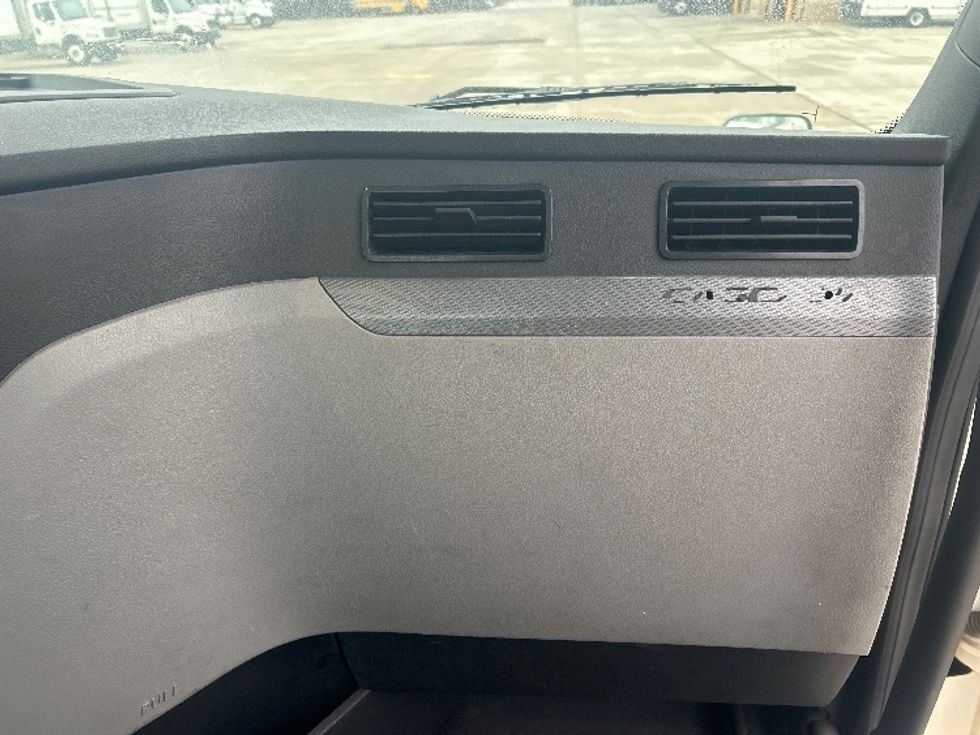 Day Cab Tractor-Heavy Duty Tractors-Freightliner-2019-T12642ST-Houston-TX-250,770\n\t\tmiles-$ 41,250 - Image 13