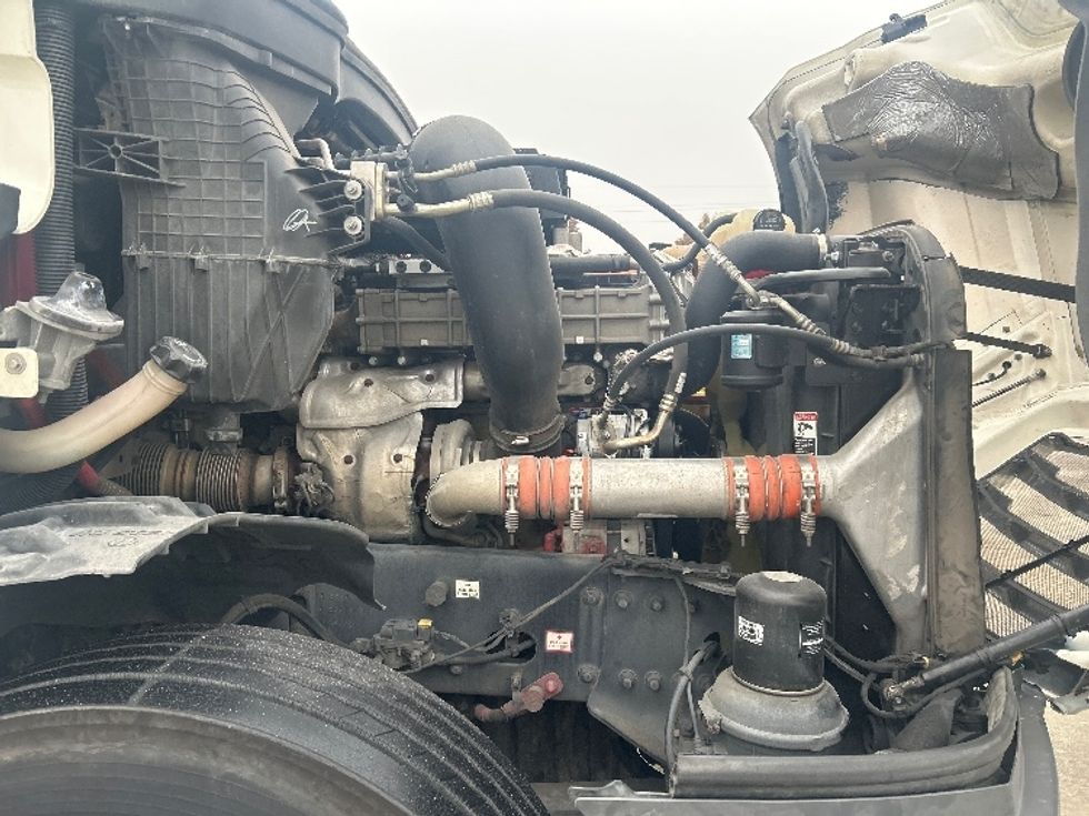 Day Cab Tractor-Heavy Duty Tractors-Freightliner-2019-T12642ST-Houston-TX-250,770\n\t\tmiles-$ 41,250 - Image 15