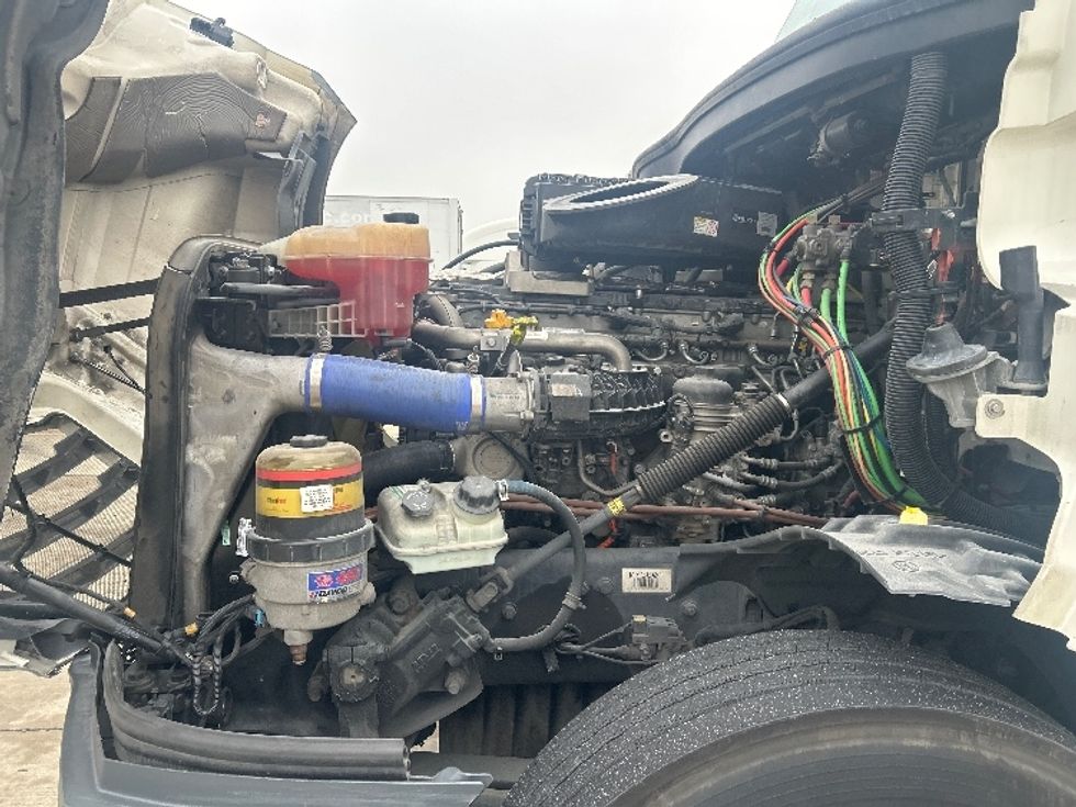 Day Cab Tractor-Heavy Duty Tractors-Freightliner-2019-T12642ST-Houston-TX-250,770\n\t\tmiles-$ 41,250 - Image 16