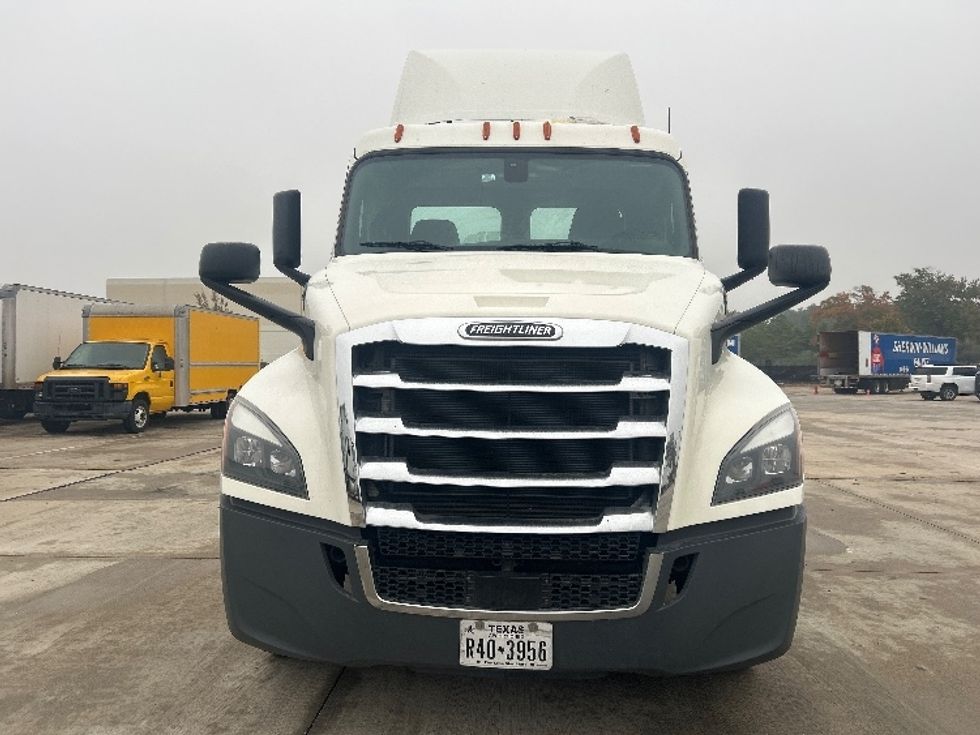 Day Cab Tractor-Heavy Duty Tractors-Freightliner-2019-T12642ST-Houston-TX-250,770\n\t\tmiles-$ 41,250 - Image 2