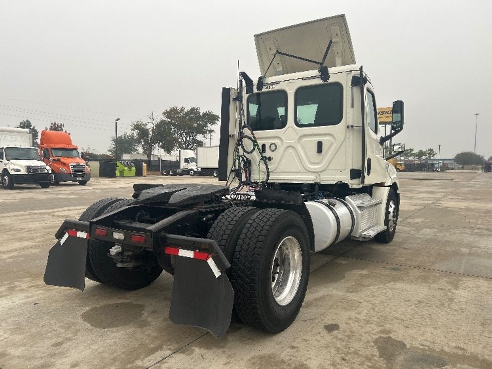 Day Cab Tractor-Heavy Duty Tractors-Freightliner-2019-T12642ST-Houston-TX-250,770\n\t\tmiles-$ 41,250 - Image 7