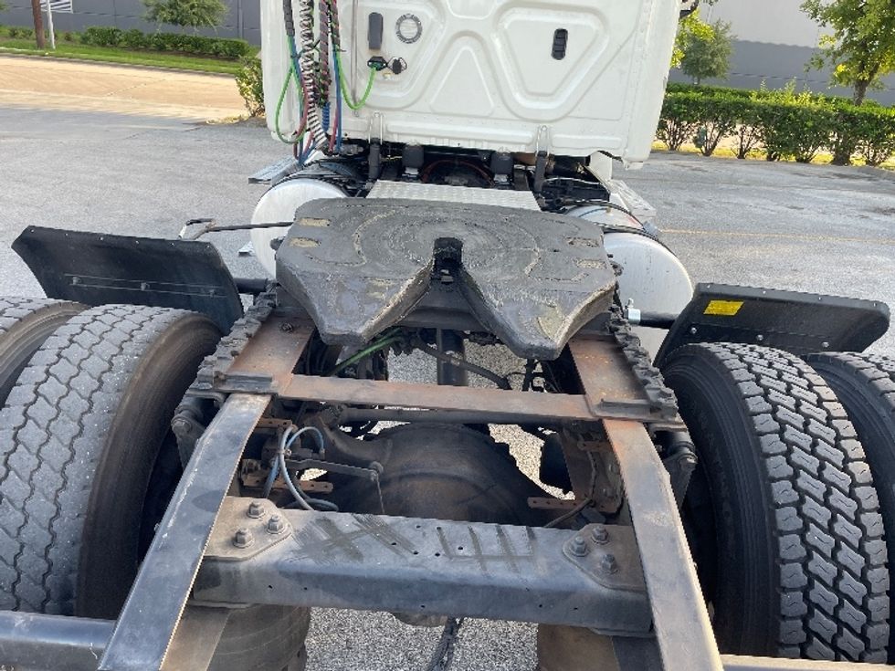 Day Cab Tractor-Heavy Duty Tractors-Freightliner-2019-T12642ST-Houston-TX-280,873\n\t\tmiles-$ 47,000 - Image 6