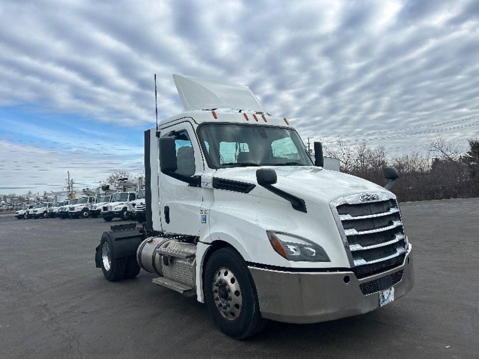 Day Cab Tractor-Heavy Duty Tractors-Freightliner-2019-T12642ST-Indianapolis-IN-507,562\n\t\tmiles-$ 27,250 - Image 1