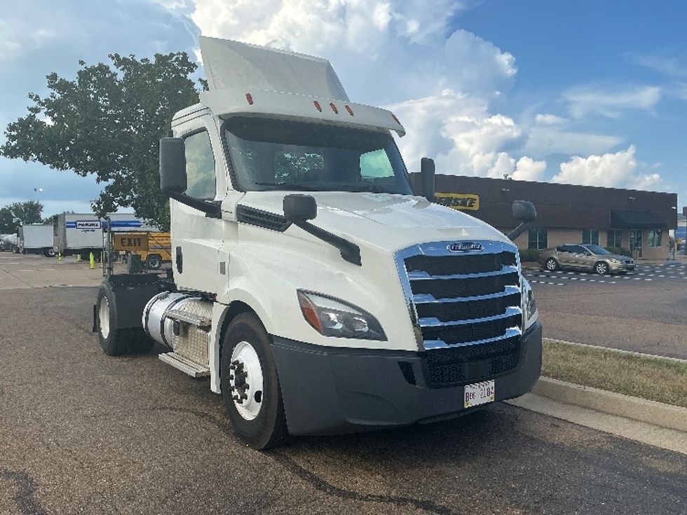 Day Cab Tractor-Heavy Duty Tractors-Freightliner-2019-T12642ST-Jackson-MS-372,789\n\t\tmiles-$ 41,750 - Image 1
