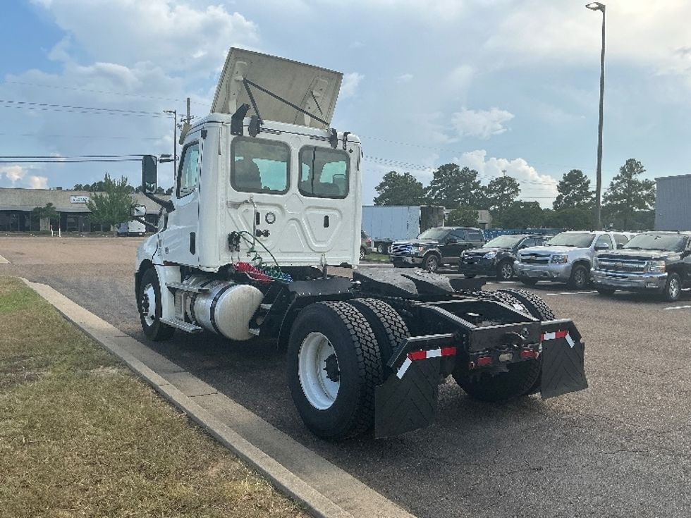 Day Cab Tractor-Heavy Duty Tractors-Freightliner-2019-T12642ST-Jackson-MS-372,789\n\t\tmiles-$ 41,750 - Image 5