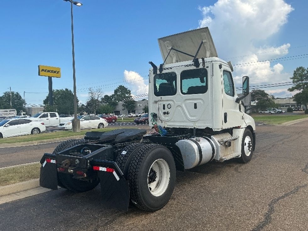 Day Cab Tractor-Heavy Duty Tractors-Freightliner-2019-T12642ST-Jackson-MS-372,789\n\t\tmiles-$ 41,750 - Image 7