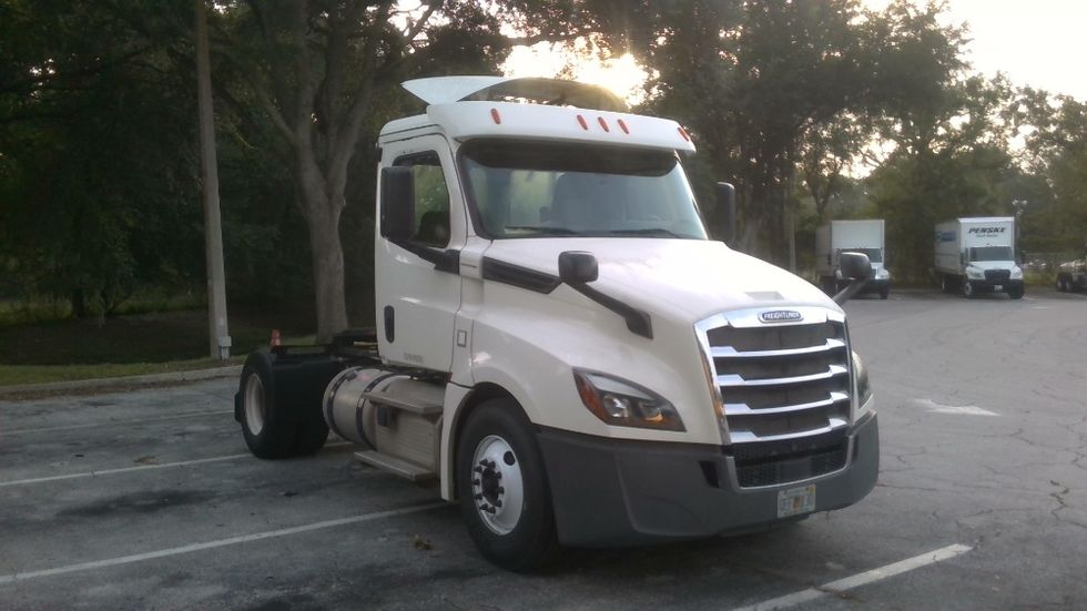 Day Cab Tractor-Heavy Duty Tractors-Freightliner-2019-T12642ST-Jacksonville-FL-214,463\n\t\tmiles-$ 50,500 - Image 1
