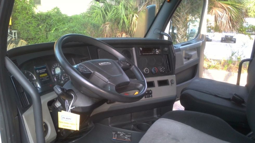 Day Cab Tractor-Heavy Duty Tractors-Freightliner-2019-T12642ST-Jacksonville-FL-214,463\n\t\tmiles-$ 50,500 - Image 10