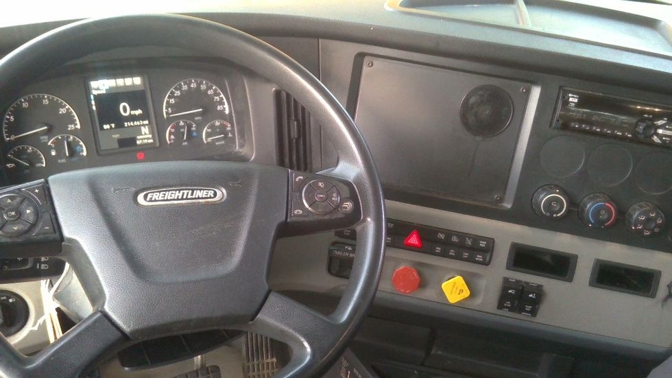 Day Cab Tractor-Heavy Duty Tractors-Freightliner-2019-T12642ST-Jacksonville-FL-214,463\n\t\tmiles-$ 50,500 - Image 11