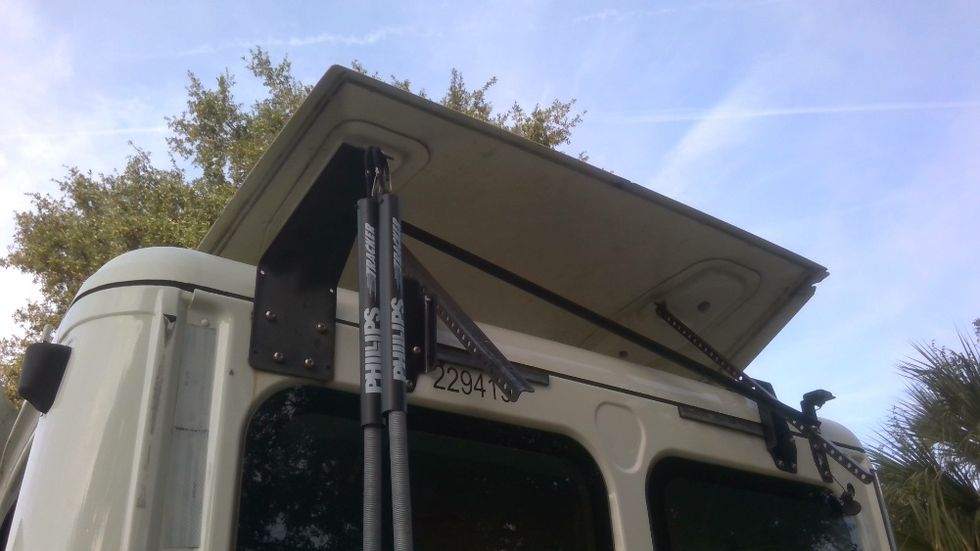 Day Cab Tractor-Heavy Duty Tractors-Freightliner-2019-T12642ST-Jacksonville-FL-214,463\n\t\tmiles-$ 50,500 - Image 17