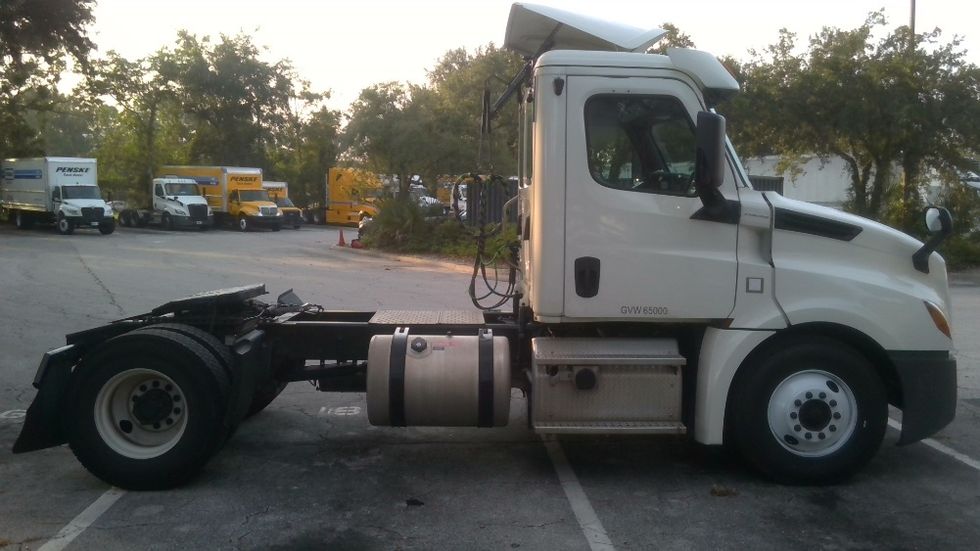 Day Cab Tractor-Heavy Duty Tractors-Freightliner-2019-T12642ST-Jacksonville-FL-214,463\n\t\tmiles-$ 50,500 - Image 8