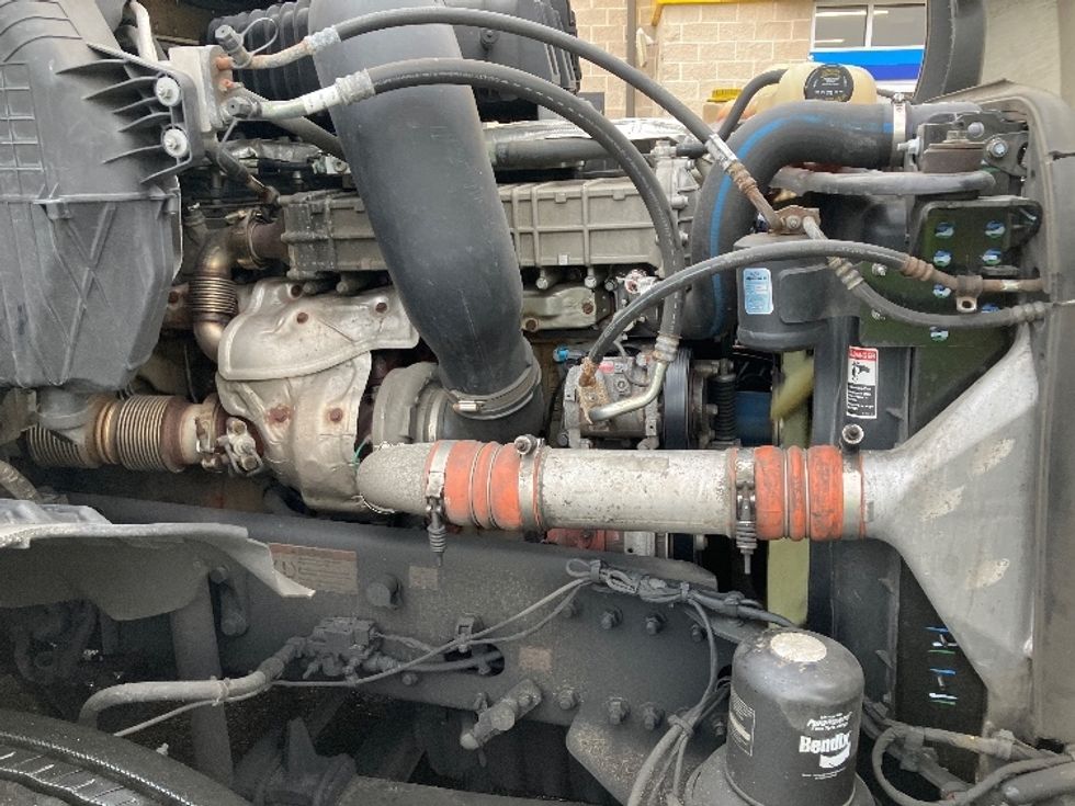 Day Cab Tractor-Heavy Duty Tractors-Freightliner-2019-T12642ST-Jessup-MD-436,504\n\t\tmiles-$ 38,500 - Image 15