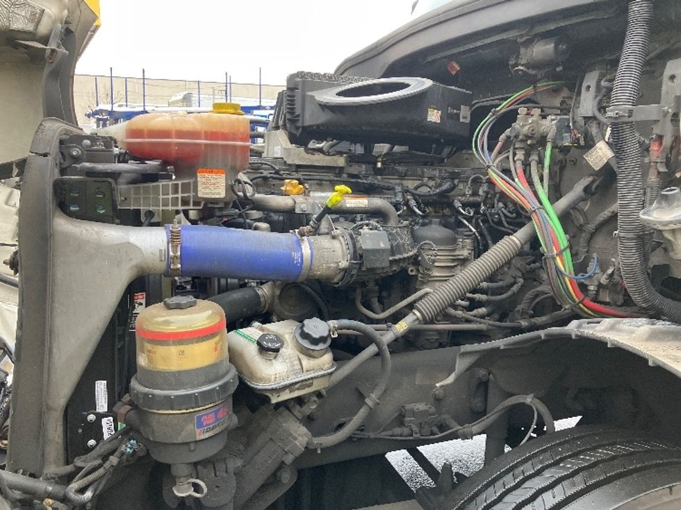 Day Cab Tractor-Heavy Duty Tractors-Freightliner-2019-T12642ST-Jessup-MD-436,504\n\t\tmiles-$ 38,500 - Image 16